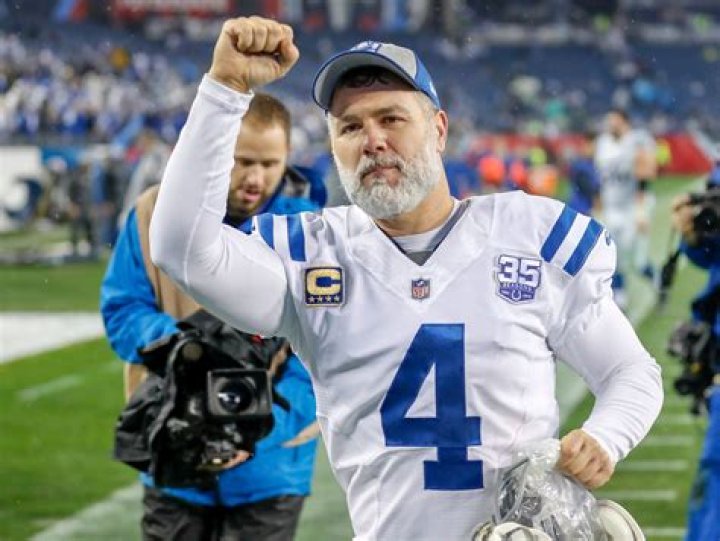Adam Vinatieri ·