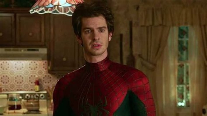 Andrew Garfield ·