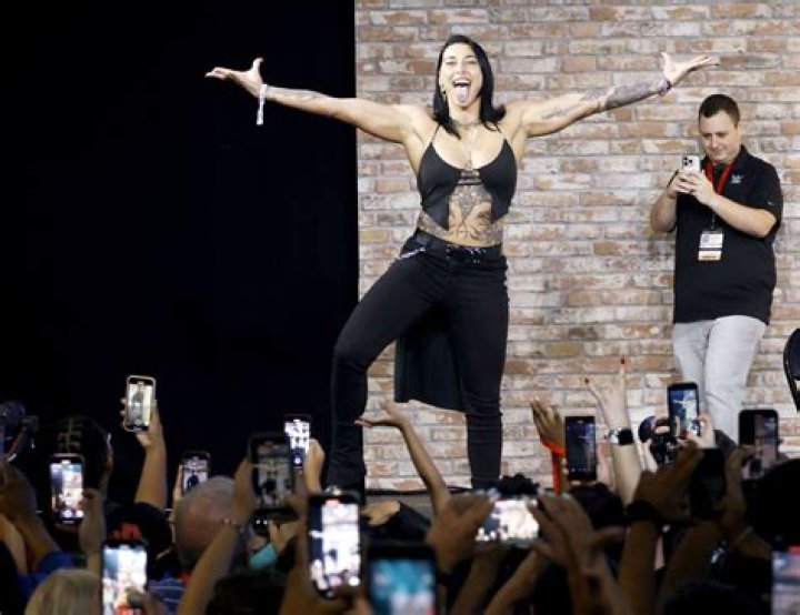 Caroline Rhea Height, Weight, Age, Family, Biography, Boyfriends |