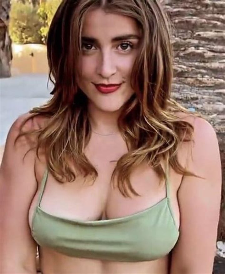 Cassandra Sanchez Navarro ·