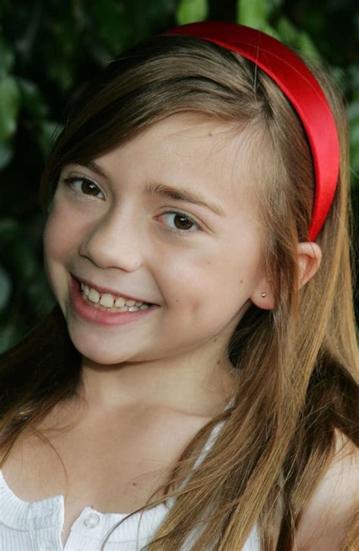 VlogJam | Emily Rose Everhard Biography