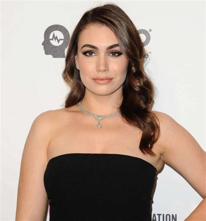 Meet Gene Simmons Model Turned Singer Daughter Sophie Simmons