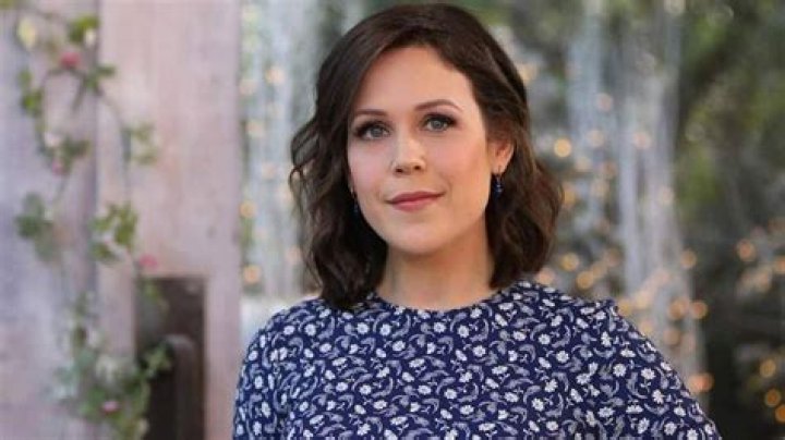 Uncover Erin Krakow's Height: Unraveling The Enigma
