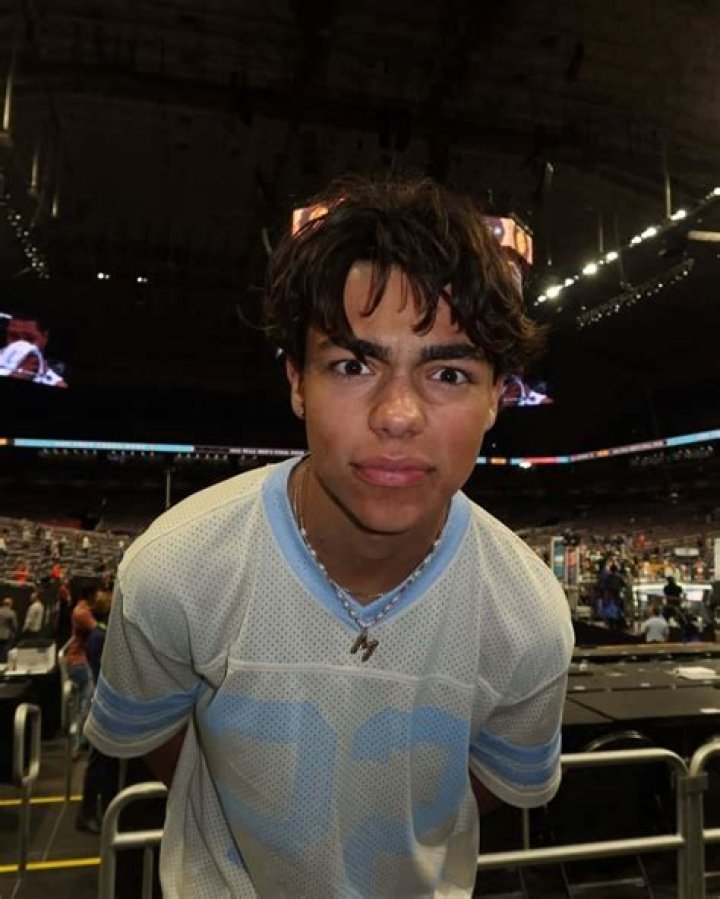 Unveiling The Physical Attributes Of Malachi Barton: Height And Its Impact