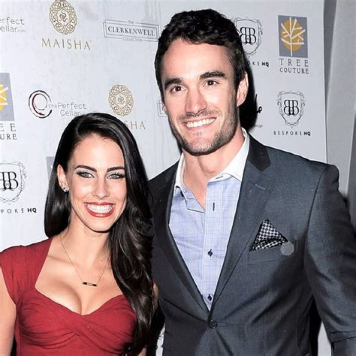 Is Jessica Lowndes Married To Boyfriend Jon Lovitz? Her Ex Boyfriend and Relationships