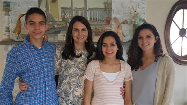 Magnum P.I.s Jay Hernandez Met His Wife While Shooting a Sitcom in the '90s