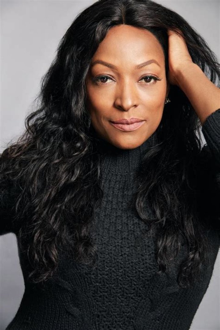 Kellita Smith ·