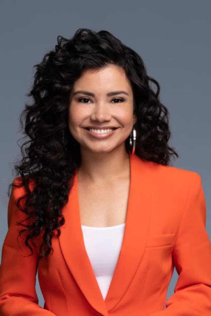 Laura Barron Lopez is She Married