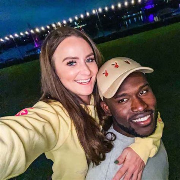 Leah Messer looks to reveal new boyfriend in 2021 in an Instagram post Sat 11 September 2021 16