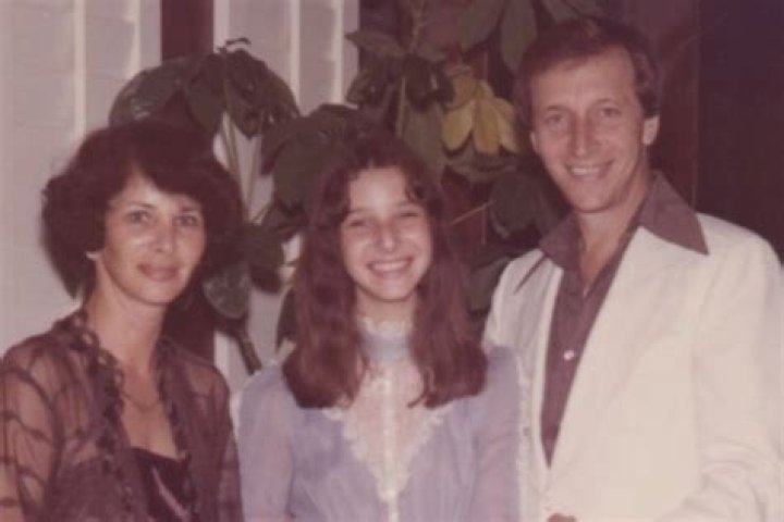 Lisa Kudrow's Parents' Profound Impact