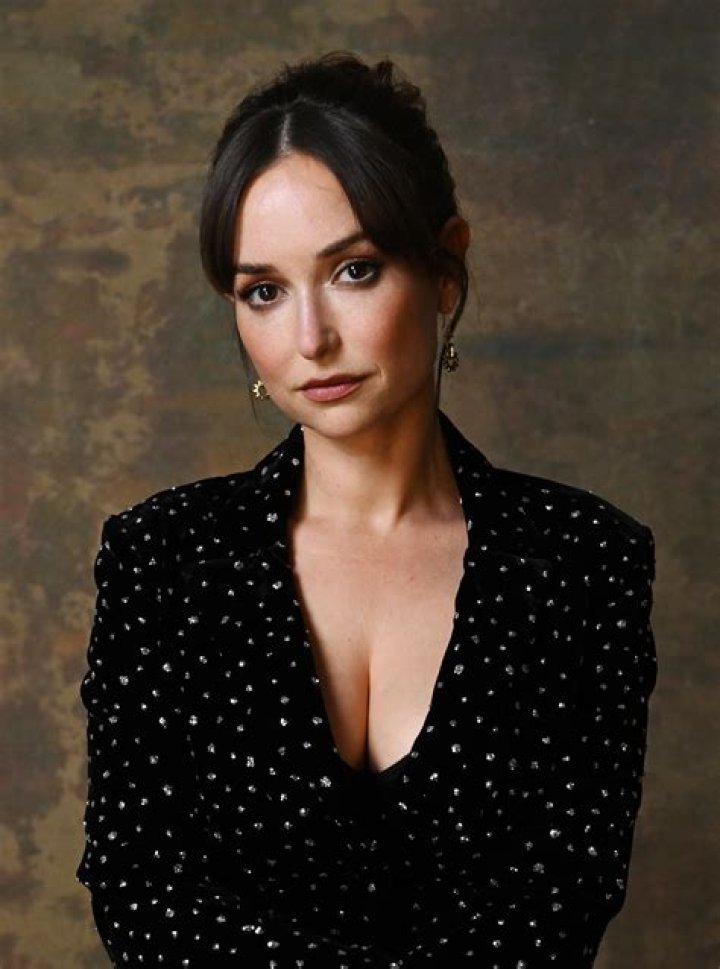 VlogJam | Milana Vayntrub Net Worth