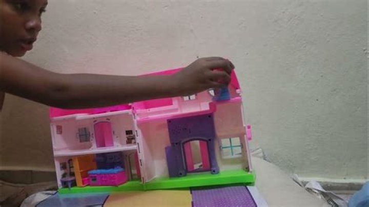 Kristen Stewart and Mackenzie Davis Are Partners in 'Happiest Season' but What About in Real Life?