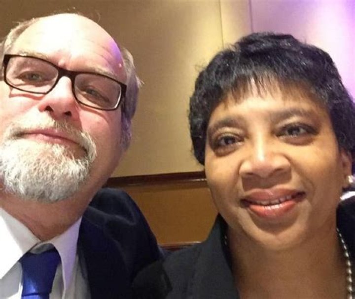 Robin Thede Parents Phyllis And Dave Thede Had A Huge Influence On Her Life ·