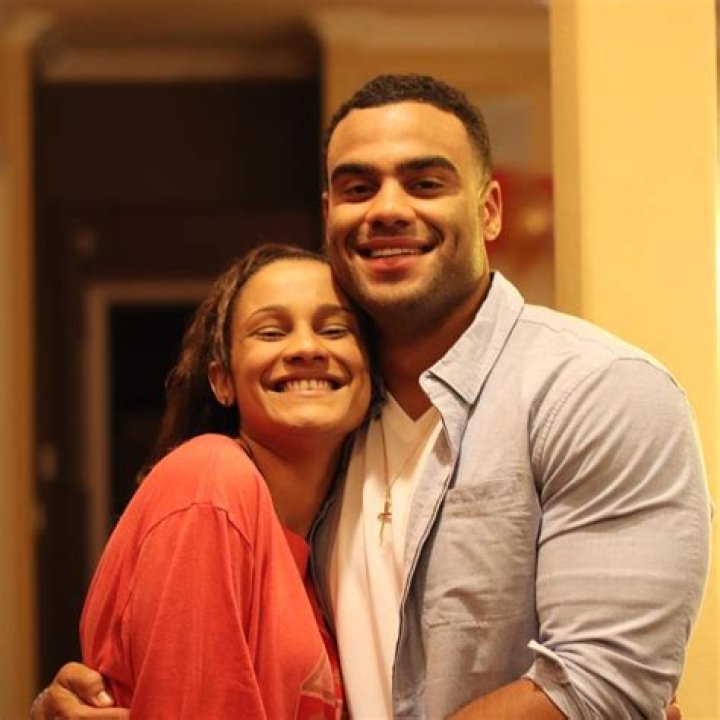 Solomon Thomas Sister Ella Is His Inspiration