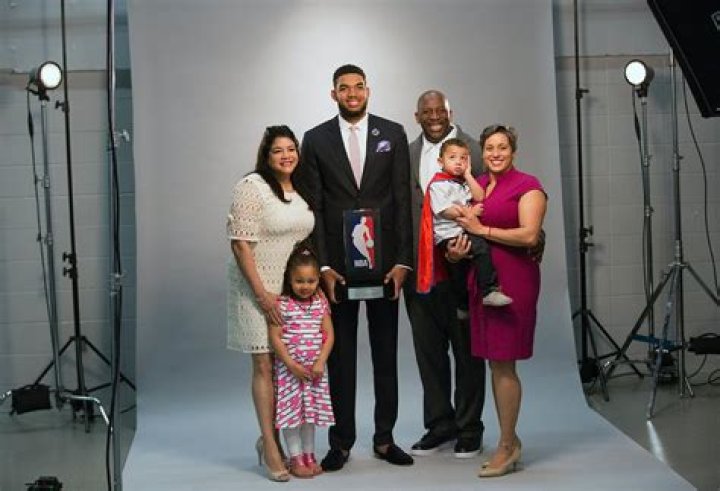 Who Are Lachelle And Malaika Singleton Towns?