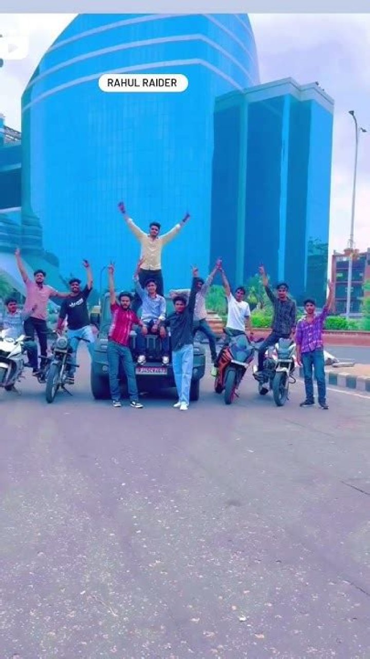 Michael Che Says Simone Biles Jokes Were Result of "Hacked" Instagram Account