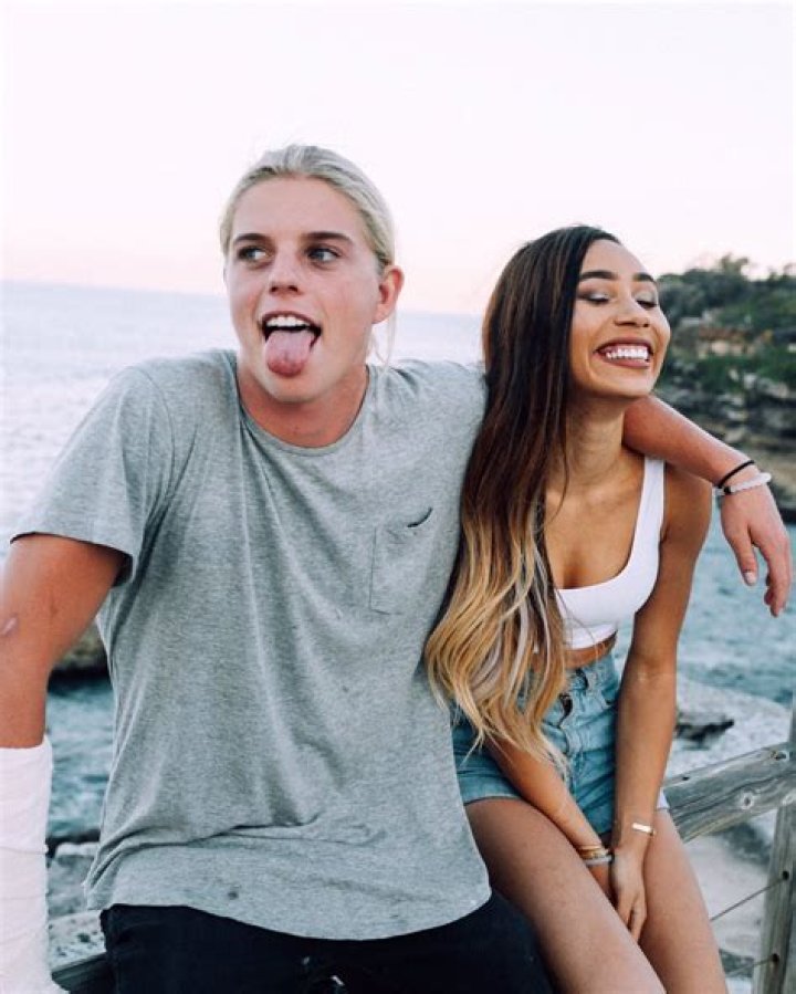 YouTube Star Eva Gutowski Has a New Boyfriend, Who is he? Know about her Affairs